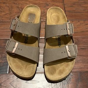 Birkenstock 40 *Like new condition